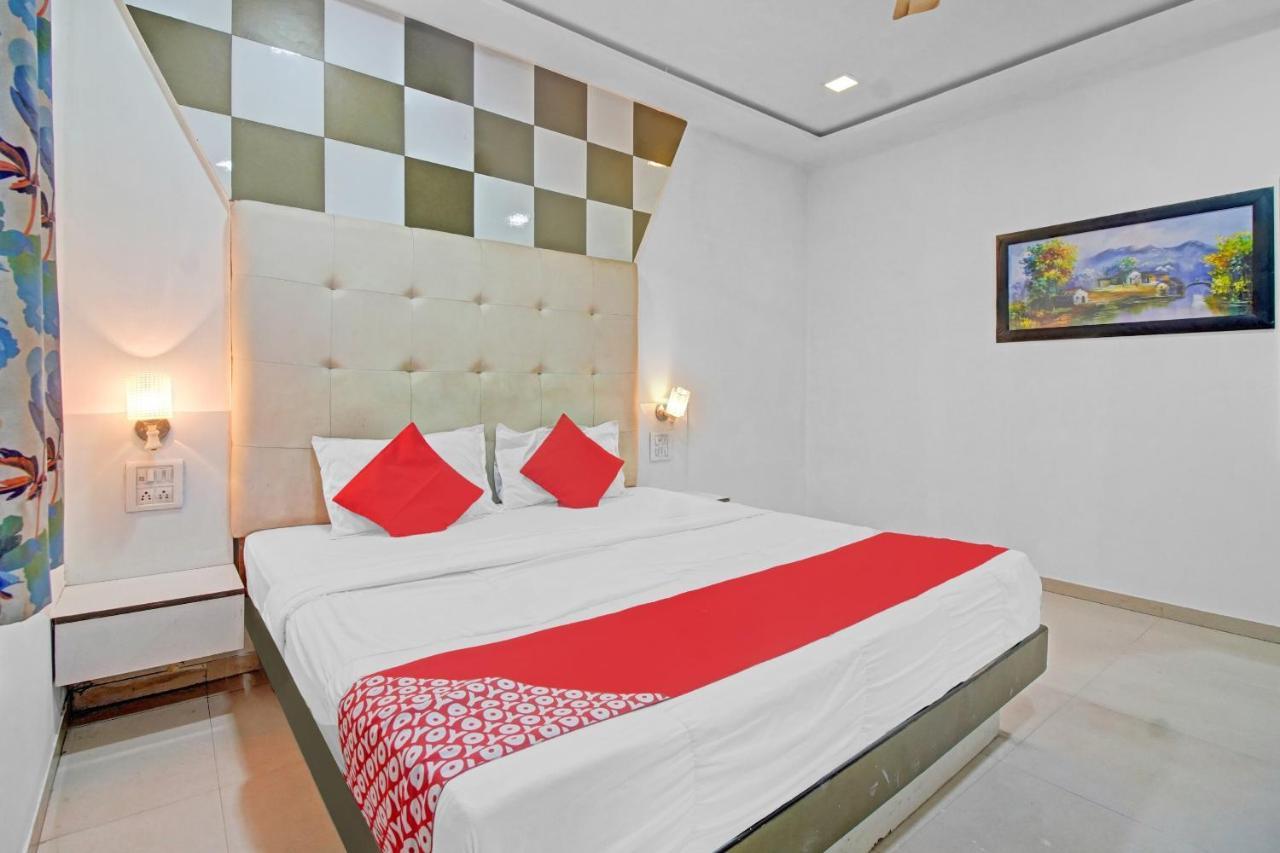 Flagship 83490 Hotel Bently Palace 孟买 外观 照片